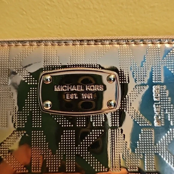 Michael Kors Wallet - Picture 2 of 4